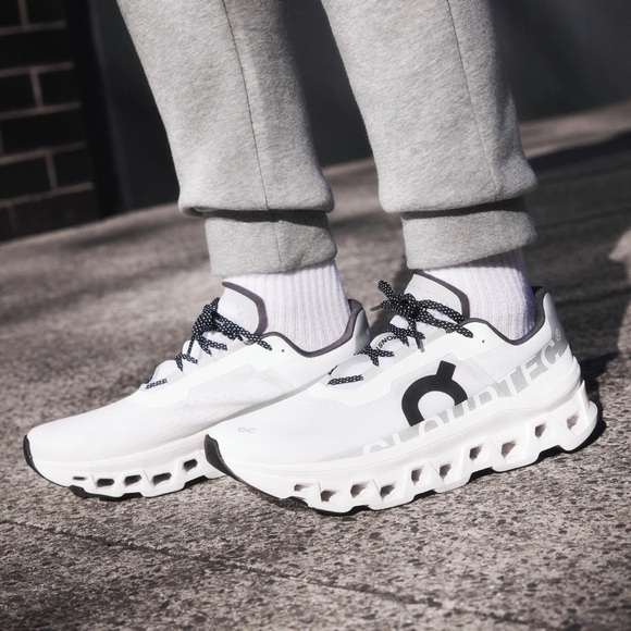 On Running OnCloud Cloudmonster Mens 13 - Picture 2 of 7